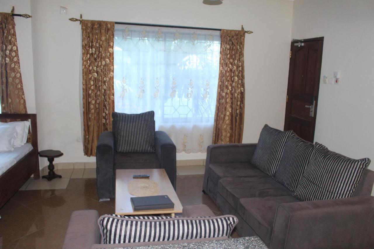 Chamiachi Hotel & Apartments Bamburi Exterior photo