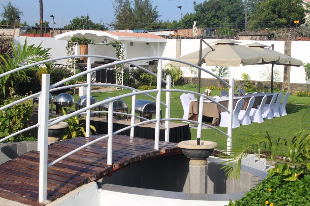 Chamiachi Hotel & Apartments Bamburi Exterior photo