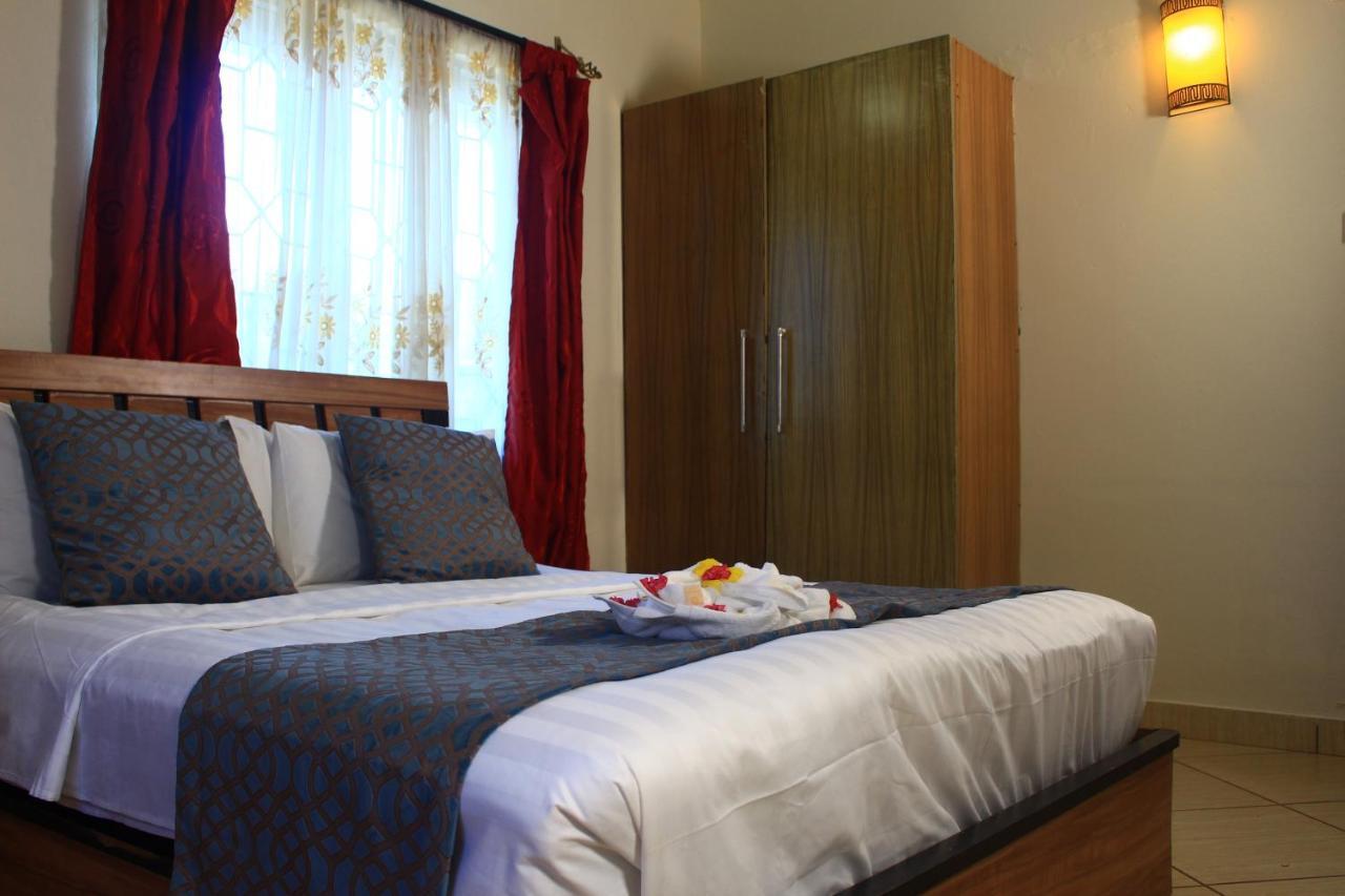 Chamiachi Hotel & Apartments Bamburi Exterior photo