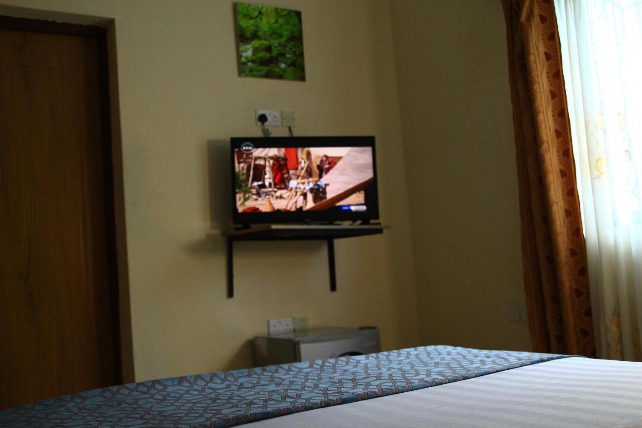 Chamiachi Hotel & Apartments Bamburi Exterior photo